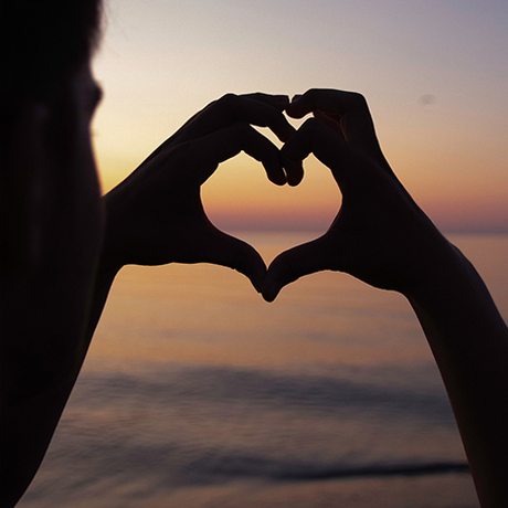 siluett-hander-hjarta siluett-hander-hjarta