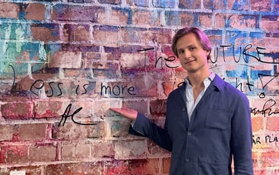 august målar på vägg-1-1
